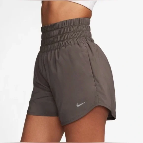 Nike Women’s One Dri-Fit Ultra High Waisted 3” Brown Shorts Size Small - Picture 3 of 6